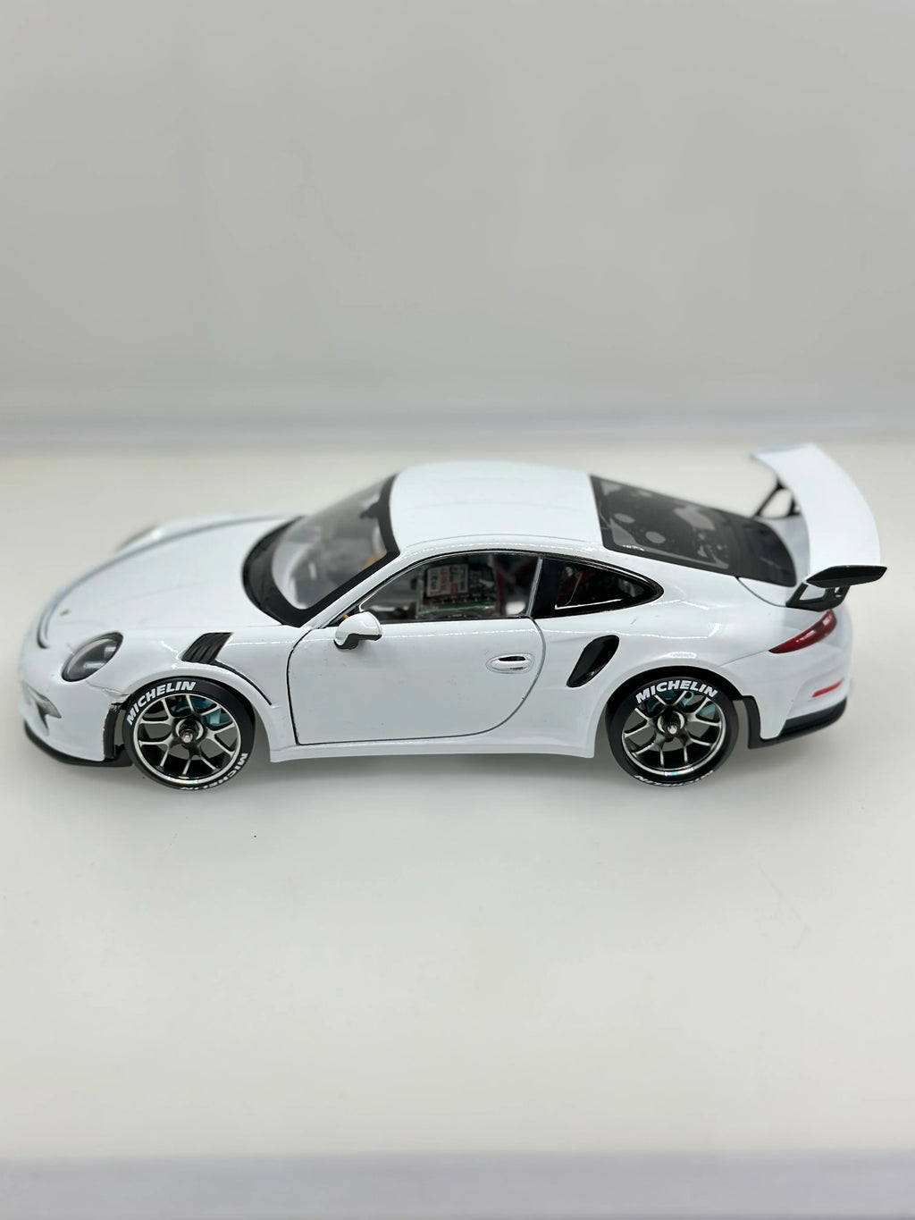 RWD Drift RC Car with Brushless Motor – 1:24 / 1:28 Scale RTR Racing Model