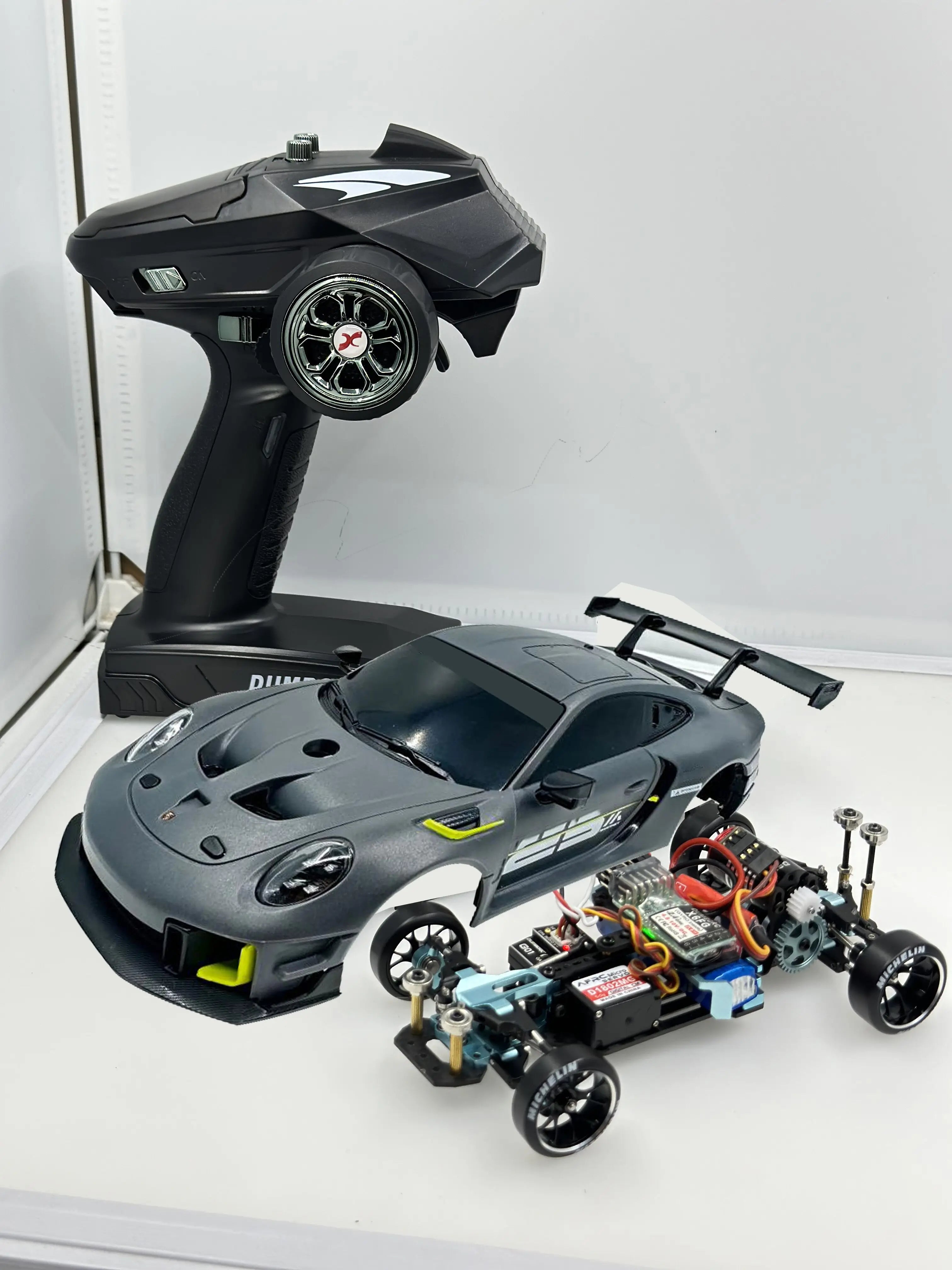 RWD Drift RC Car with Brushless Motor – 1:24 / 1:28 Scale RTR Racing Model